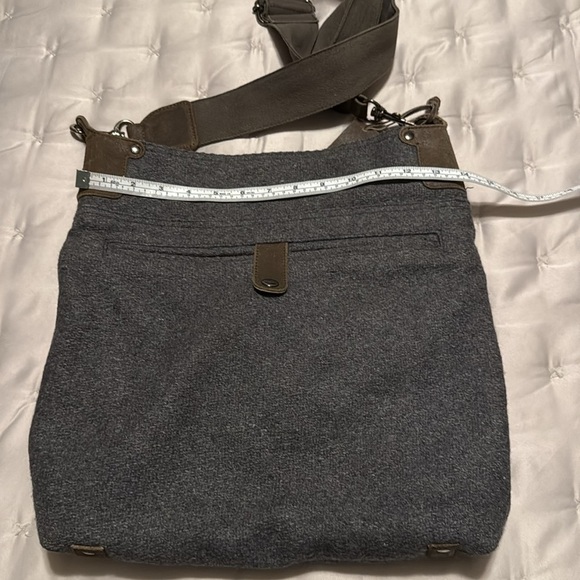 Mo & Co Boho Crossbody Bag wool felt and suede excellent condition military lux - Picture 3 of 9